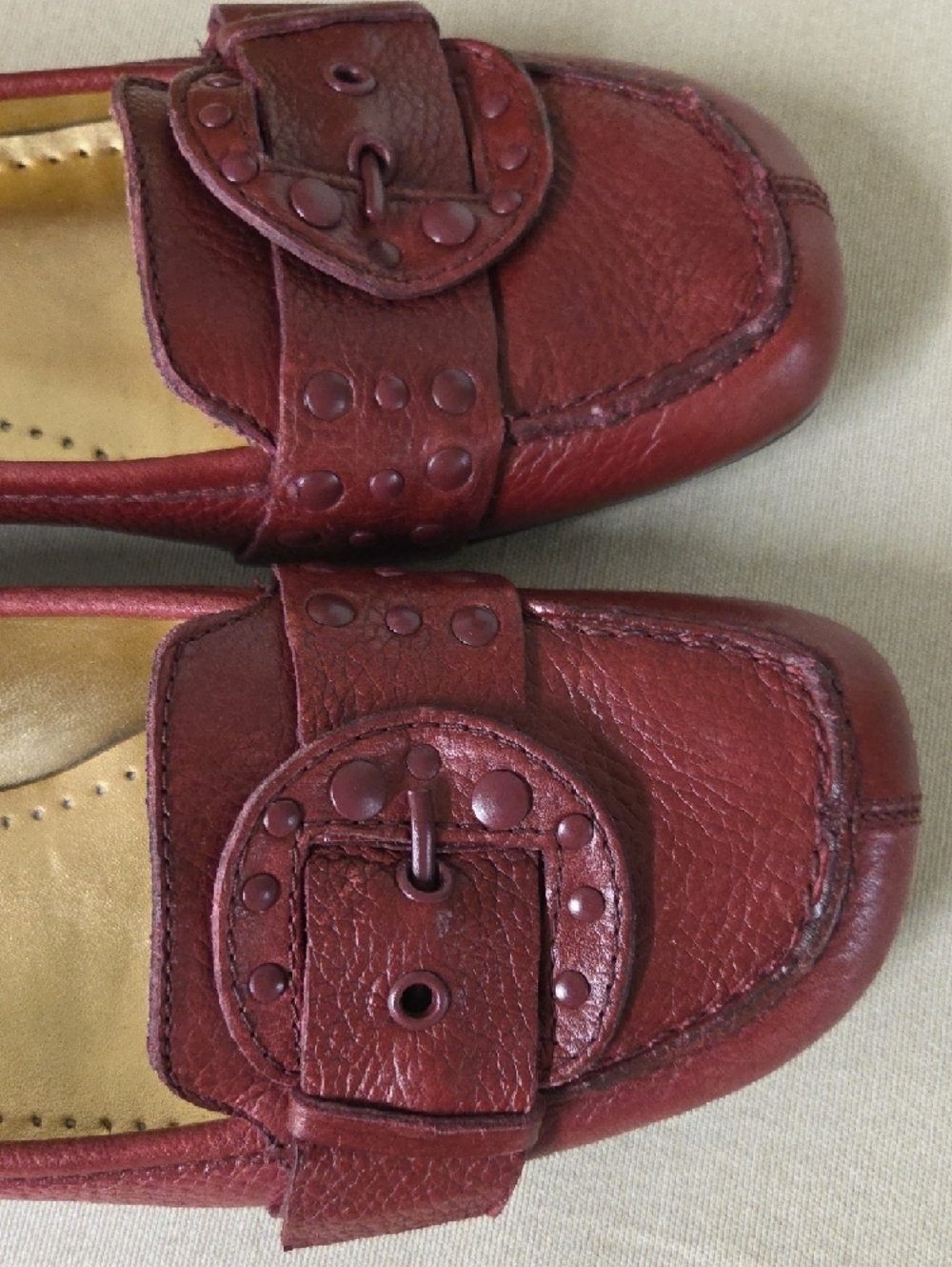 Antonio Melani Dark Red Leather Buckle Loafers Size 7.5 M Flats - Picture 4 of 6